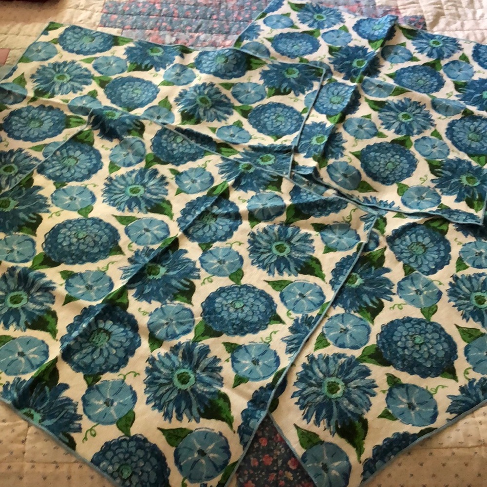 Vintage 4 Linen Napkins from the 60’s- 70’s